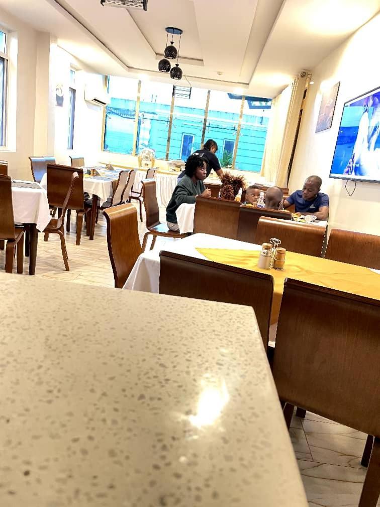 Apartment 79 Hotel & Suite Ikeja Exterior foto